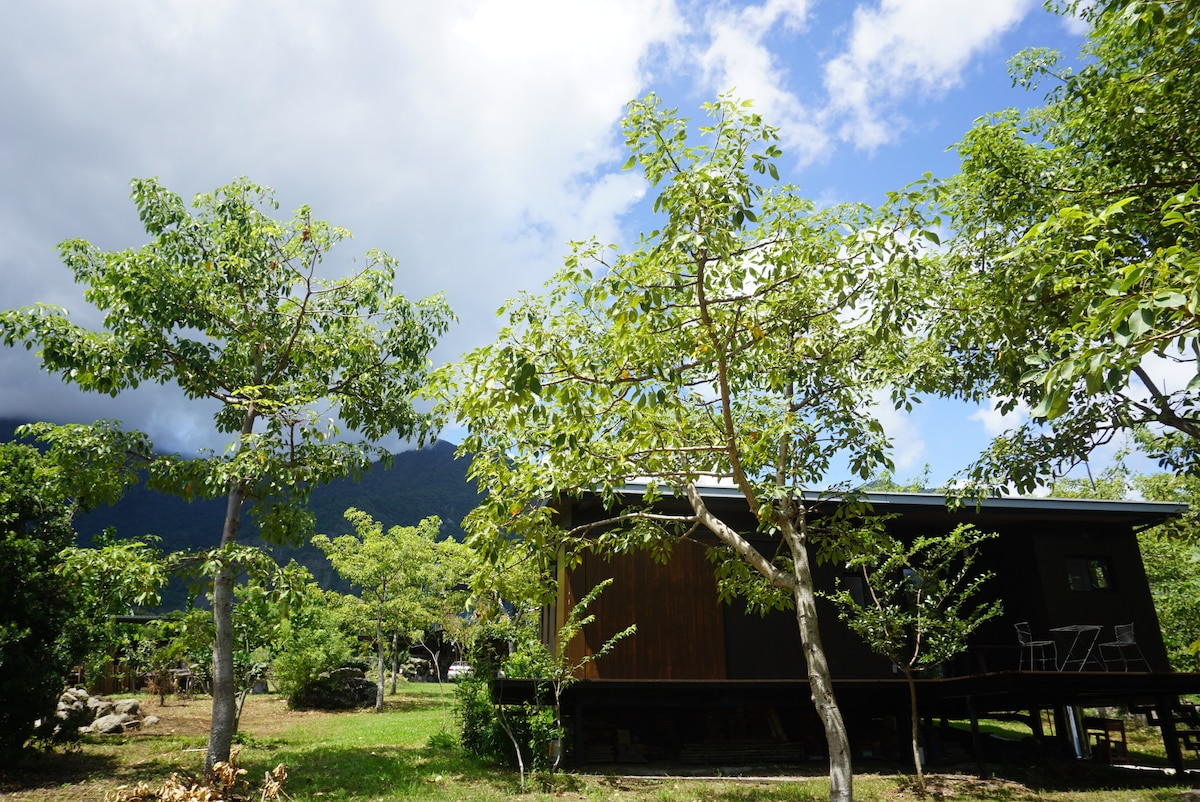 都蘭山背山面海小屋（含早餐）