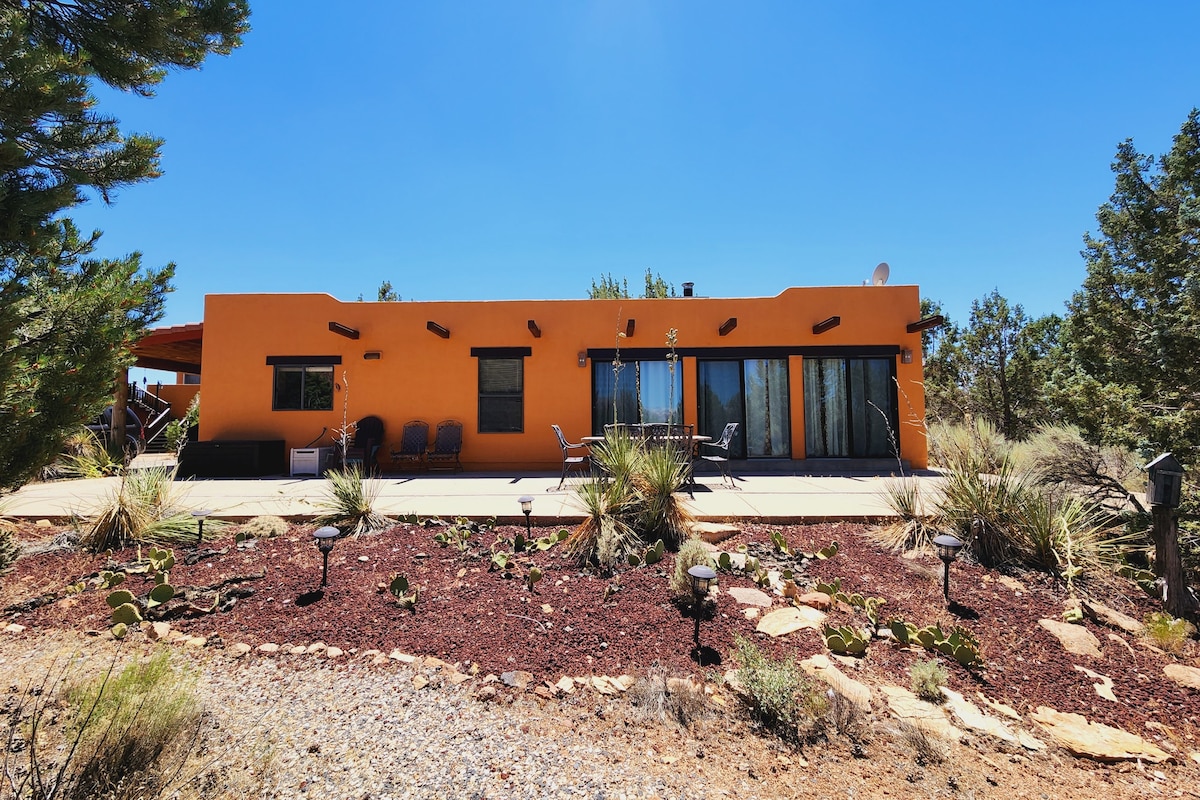 Juniper Hilltop Lodge Near Zion NP