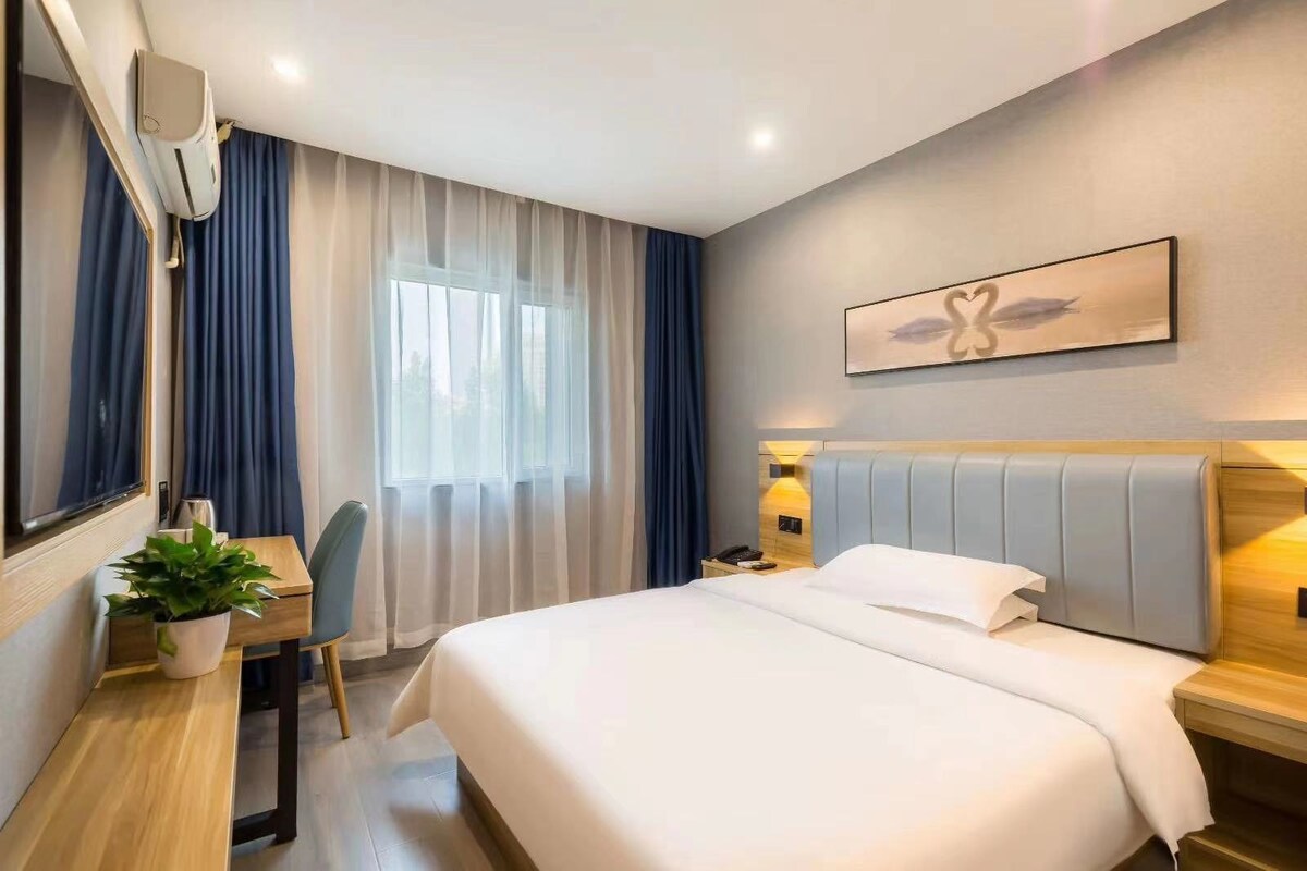 天津市精品酒店内的房间柏纳酒店天津火车站意大利风情区店