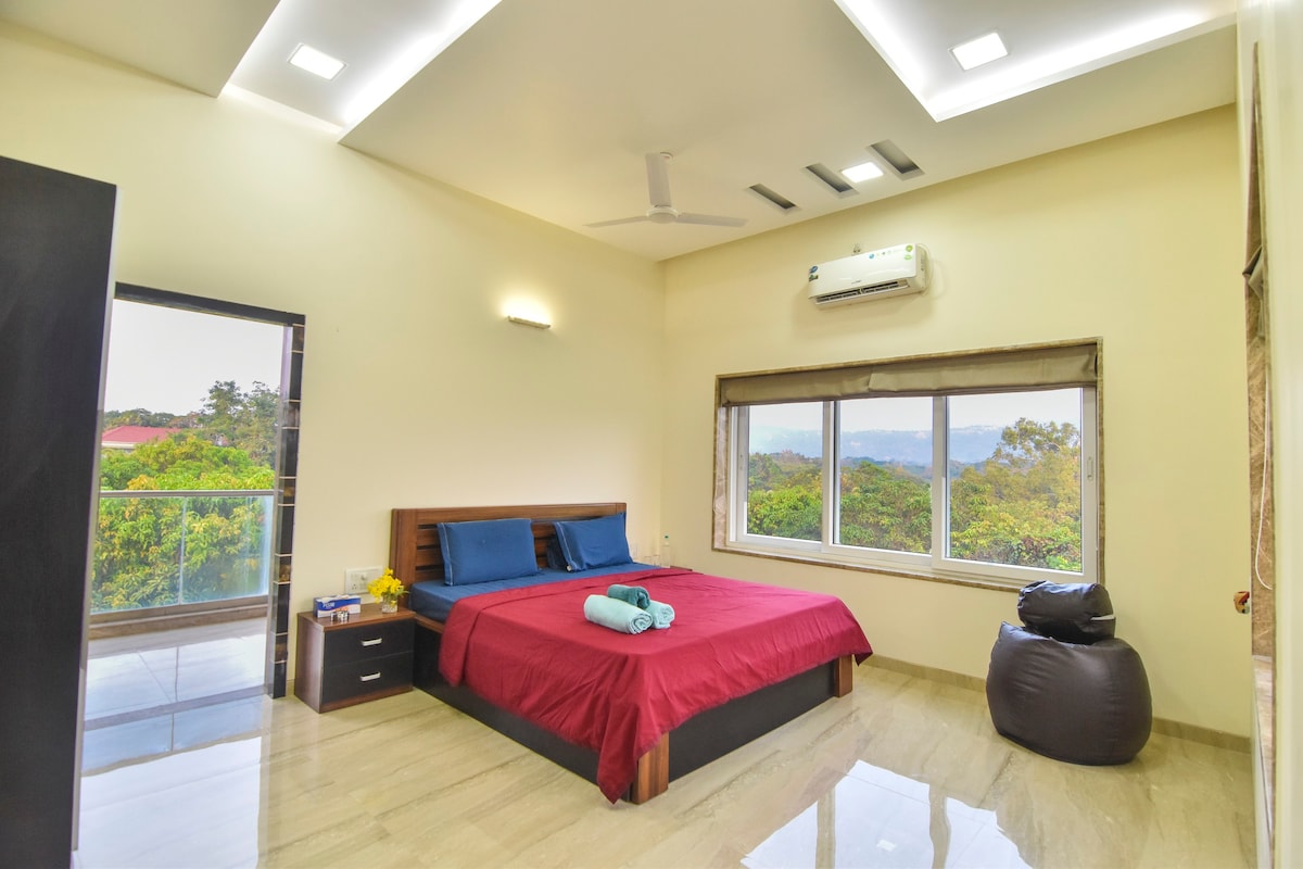 Casa Del Garg: 5BHK with Large Pool by Limestays