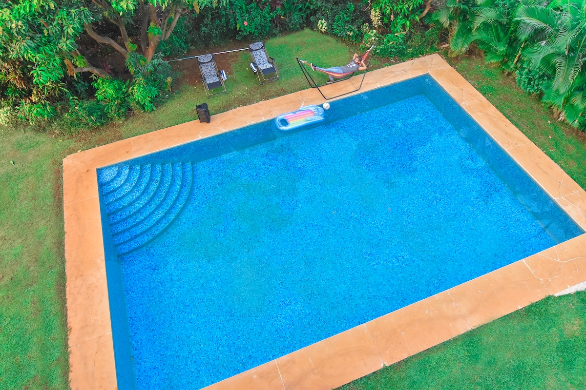 Casa Del Garg: 5BHK with Large Pool by Limestays