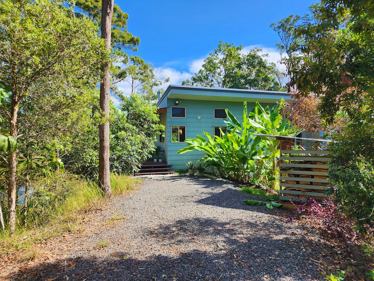 Deluxe Suite w/Fireplace & Pond, Noosa Hinterland