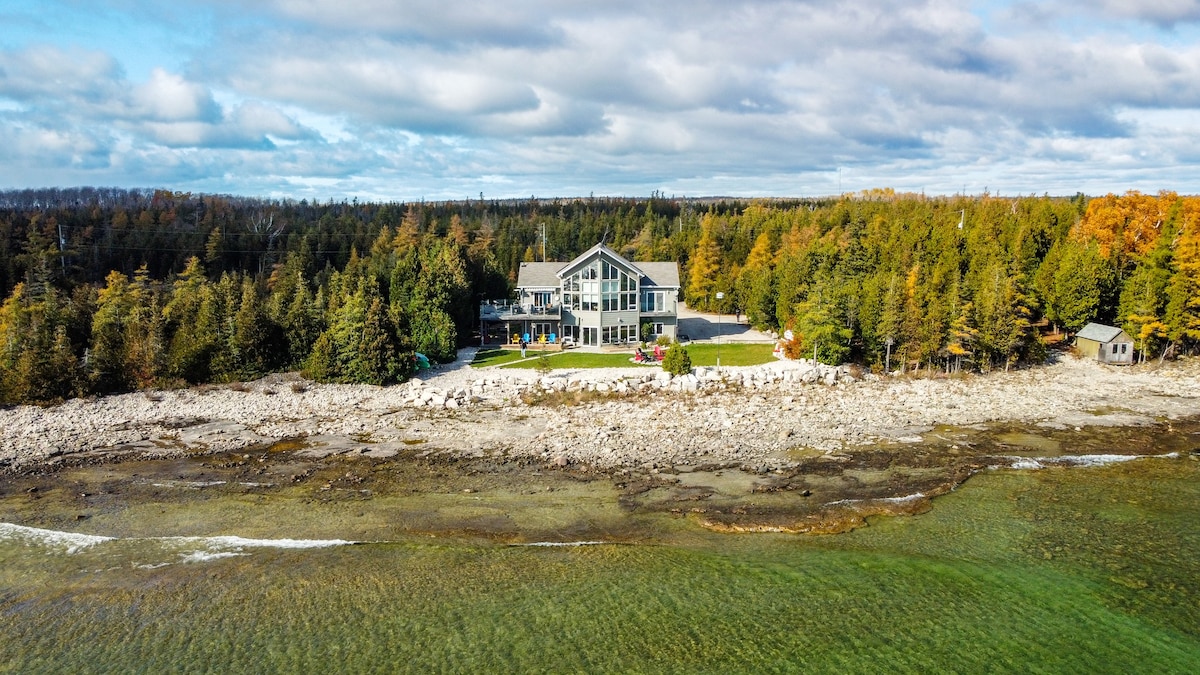 Tamarack by the Bay - Waterfront Cottage