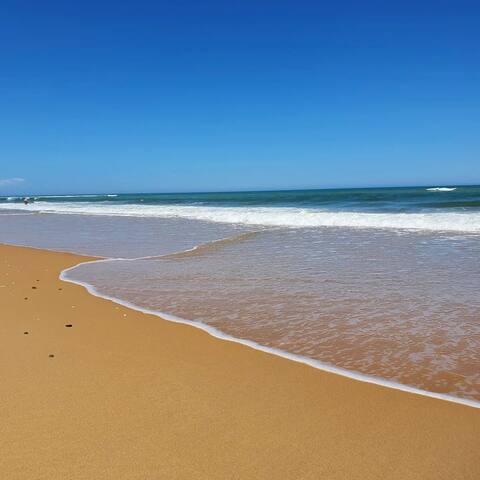 泰勒斯湖海滩的民宿