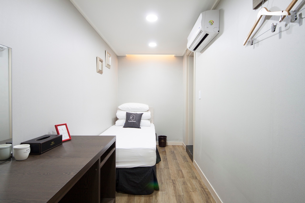 K-Grand Hostel Gangnam 1 - Economy Single