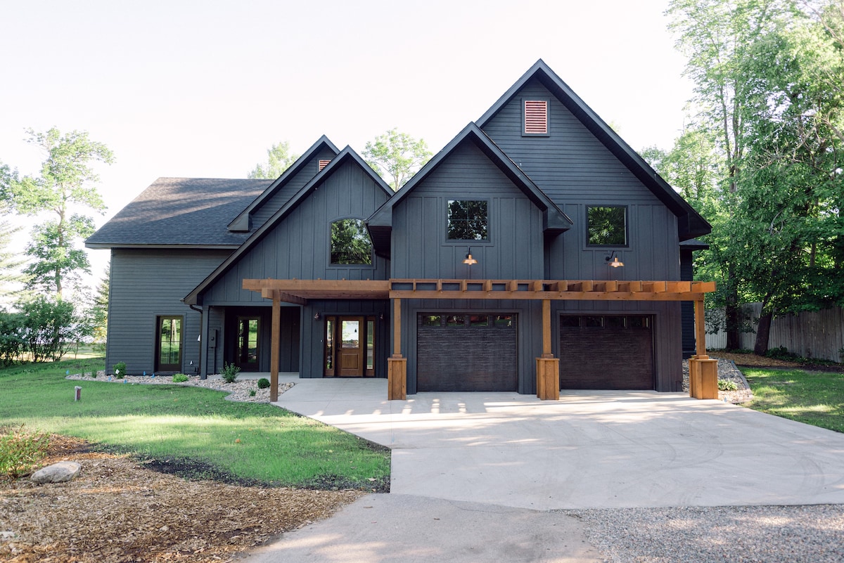 Luxury Brainerd Sandy Beach Lake Cabin （可睡18人）