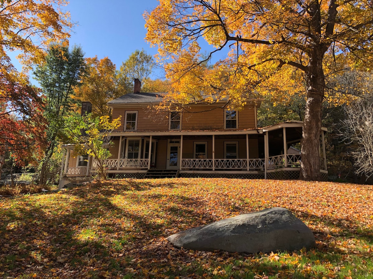 Slumberland Porch at The Rivers Edge