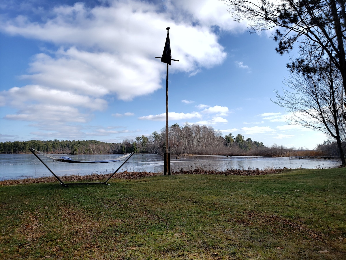 完美的Northwoods Lakehouse度假胜地