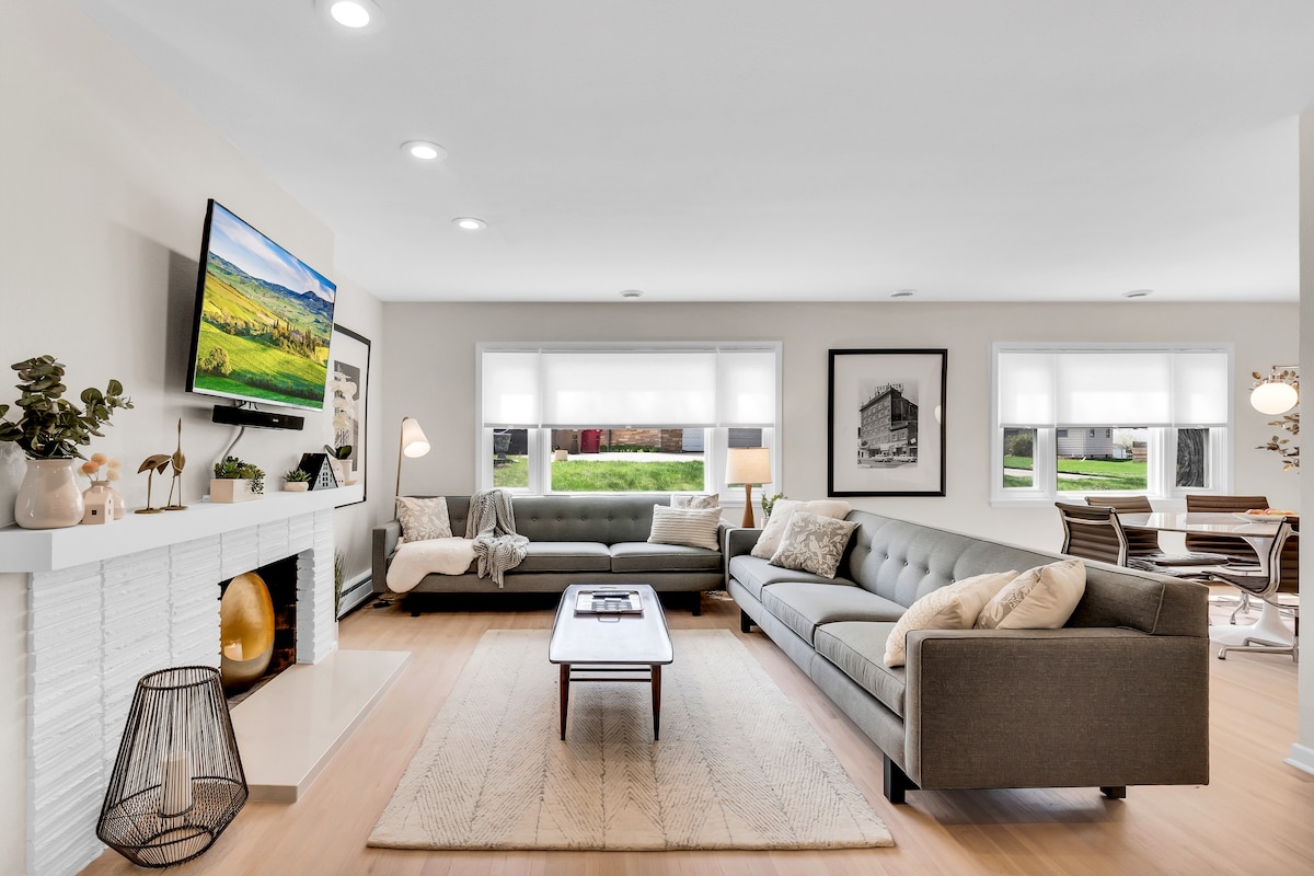 Benelo | Midcentury Modern, Single-Level Home