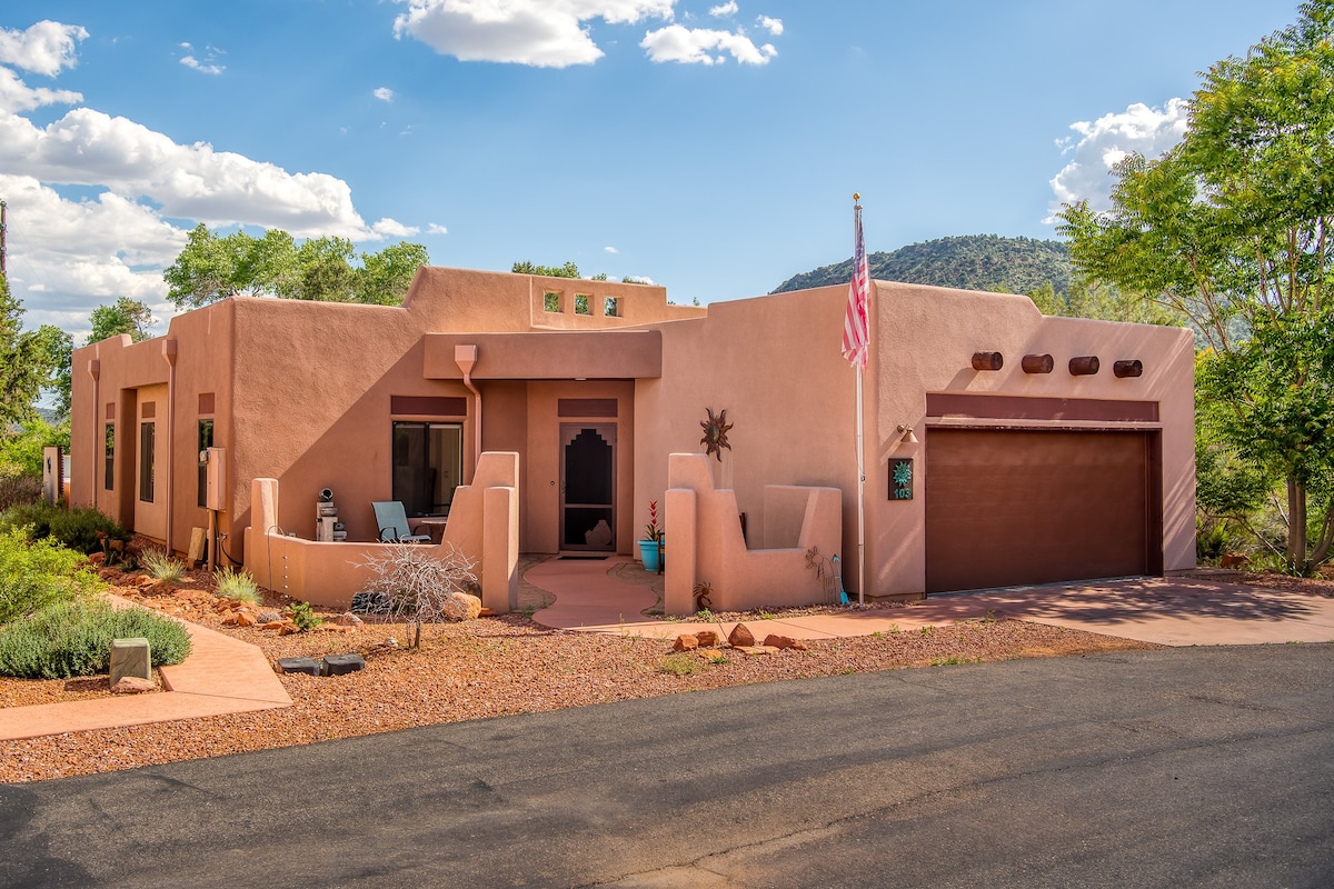 “Sedona Bliss” :Dog & Kid friendly, Hot Tub!