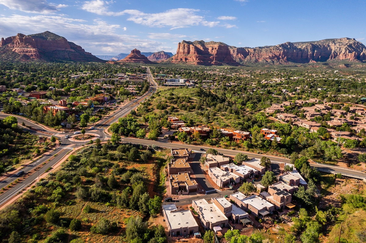 “Sedona Bliss” :Dog & Kid friendly, Hot Tub!