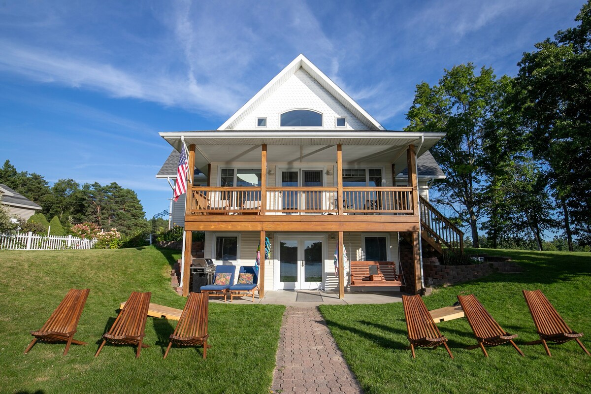 Cottage on Crystal Clear All Sports Lake