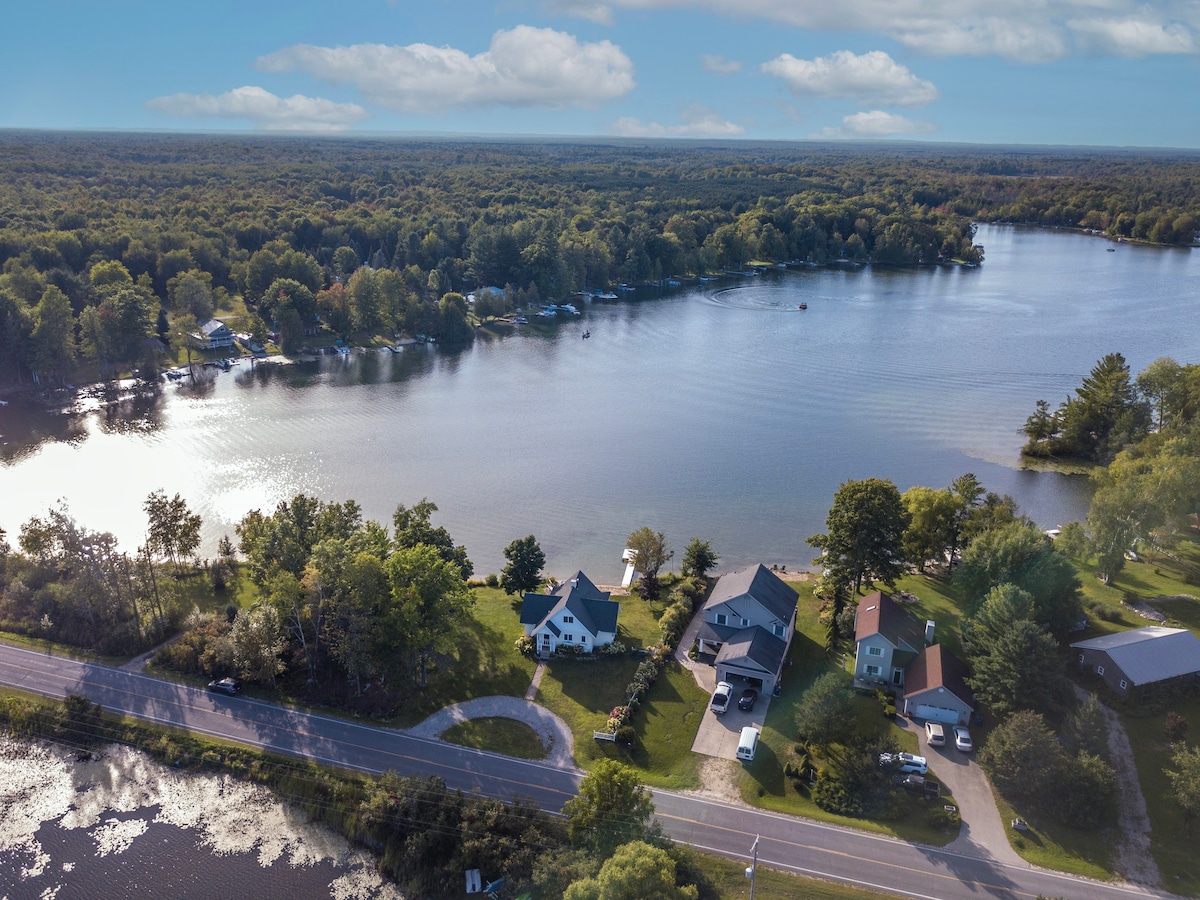 Cottage on Crystal Clear All Sports Lake