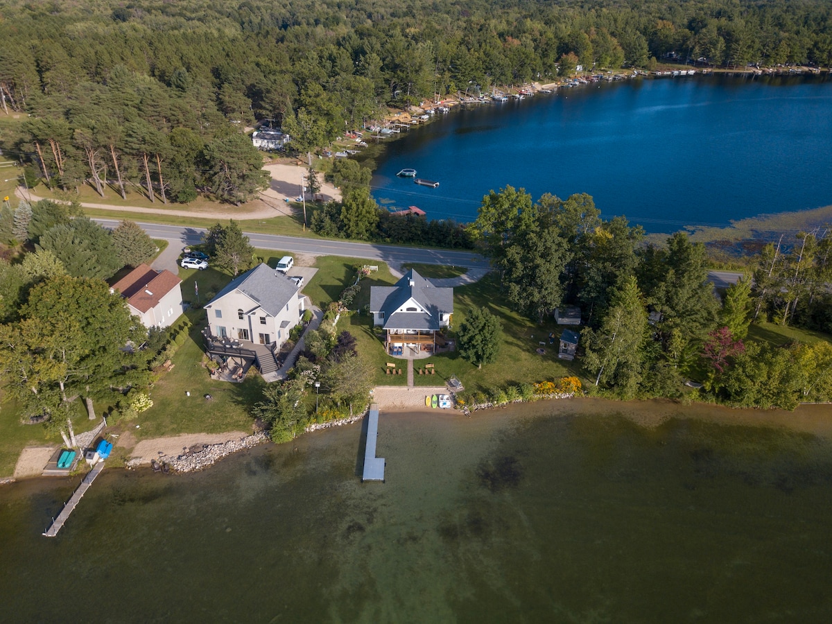 Cottage on Crystal Clear All Sports Lake