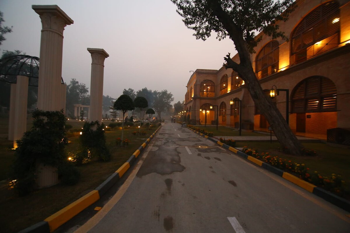 Peshawar Barracks