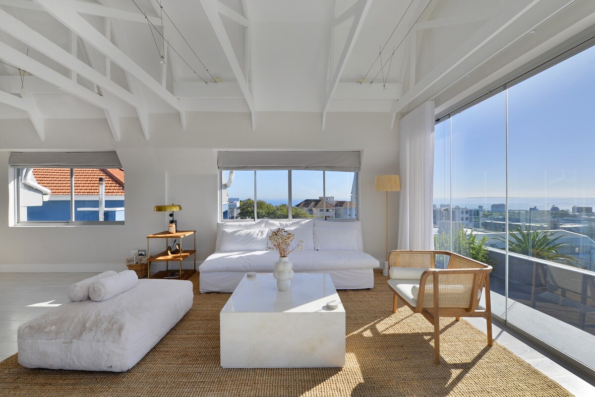 Luxury Penthouse w/ Stunning Views & Private Deck