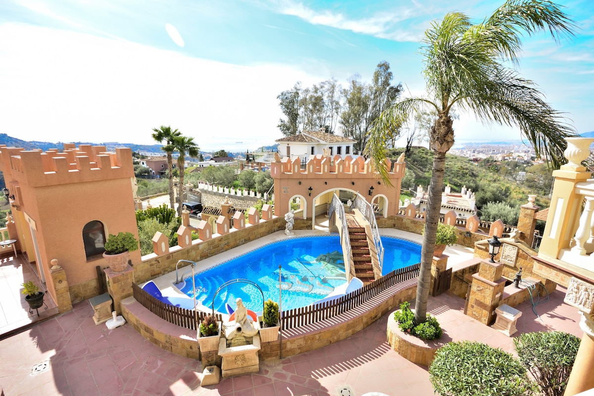 马拉加壮观的别墅，带泳池，可欣赏海景
