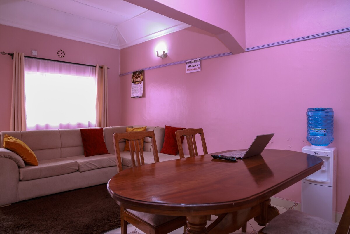 The Pink house - 3 Bedroom Bungalow (All En-suite)