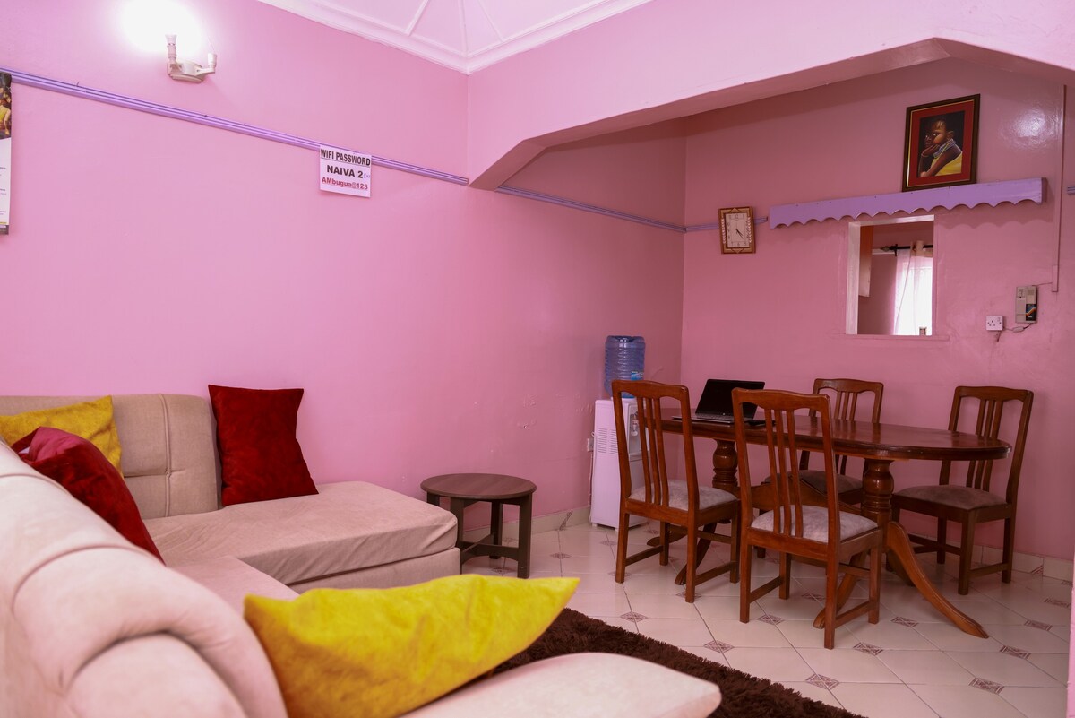 The Pink house - 3 Bedroom Bungalow (All En-suite)