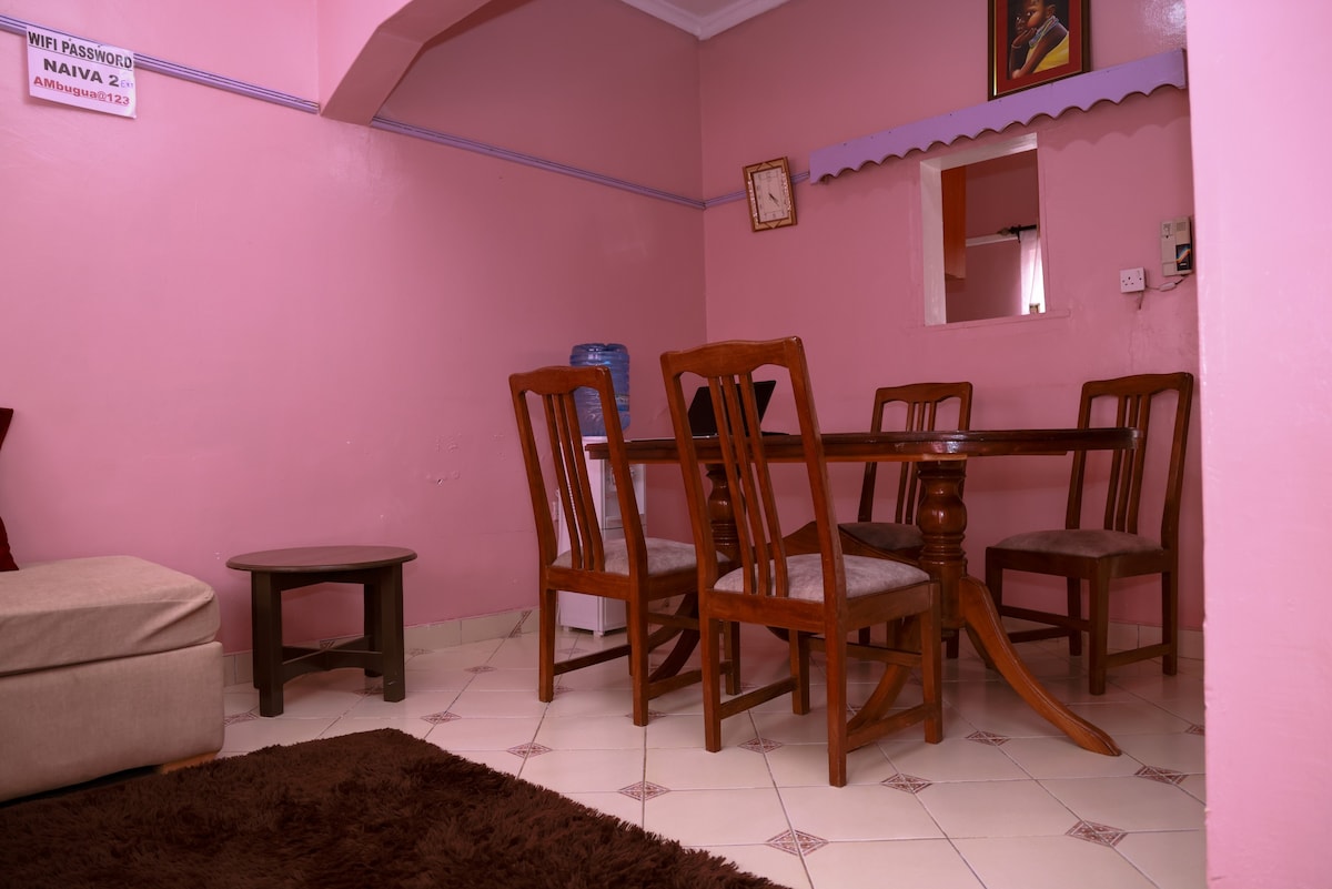 The Pink house - 3 Bedroom Bungalow (All En-suite)