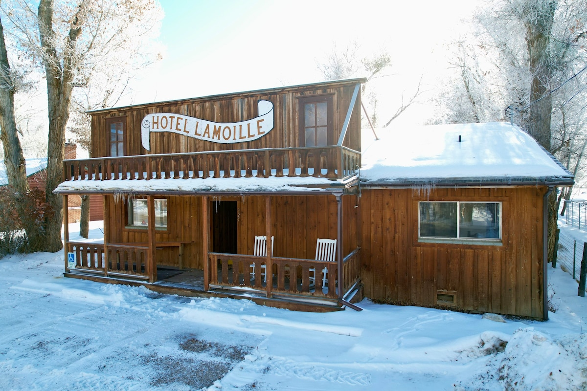 The Hotel Lamoille - 5 Min from Lamoille Canyon