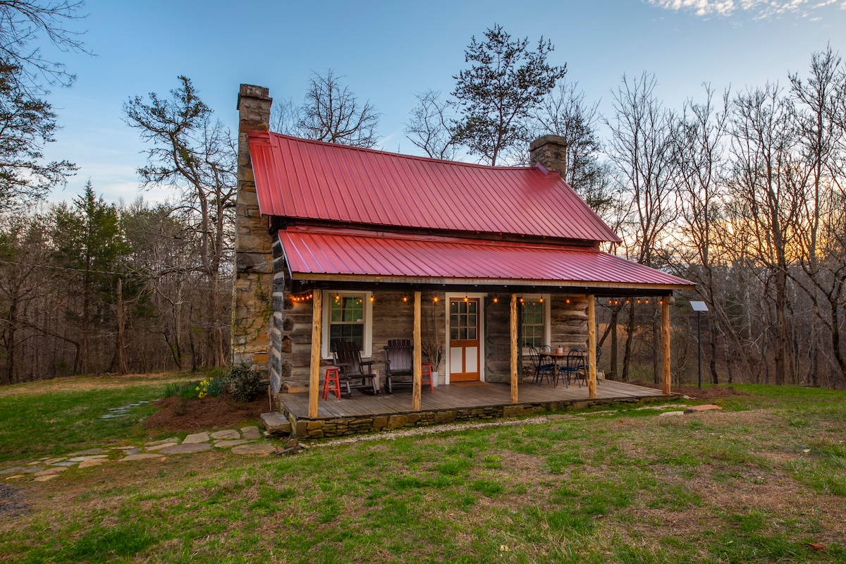 1840s Log Cabin Getaway