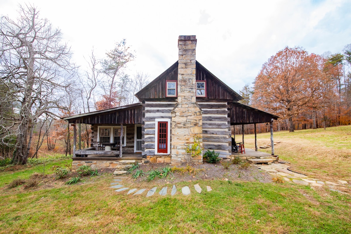 1840s Log Cabin Getaway