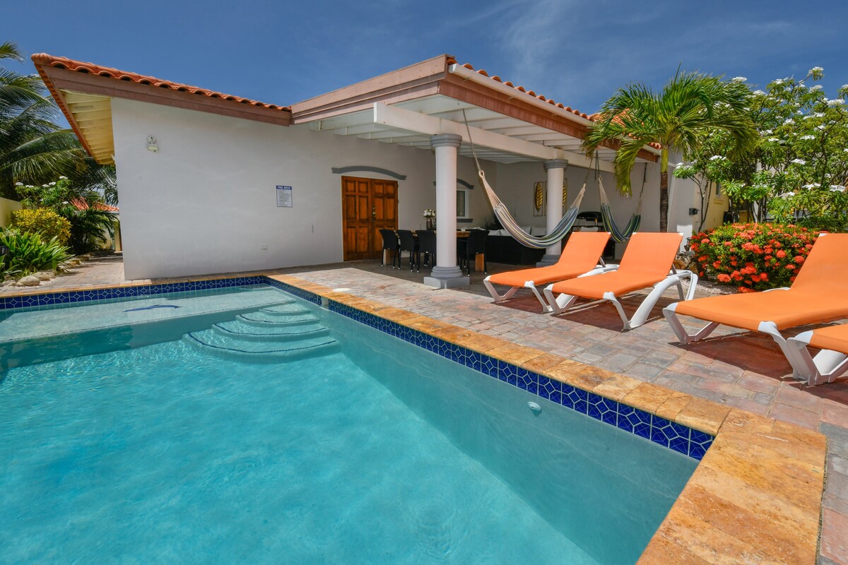 Villa Swiss Paradise with private Pool