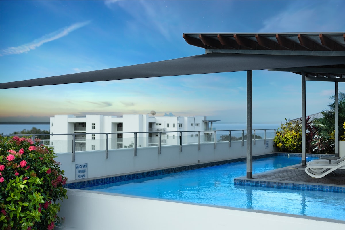 Panoramic views 3BR Cairns City Apartment