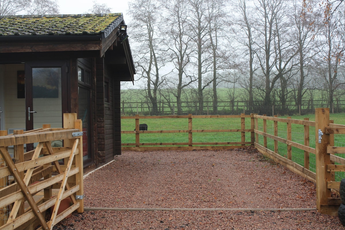 Wharf Meadow Log Cabin