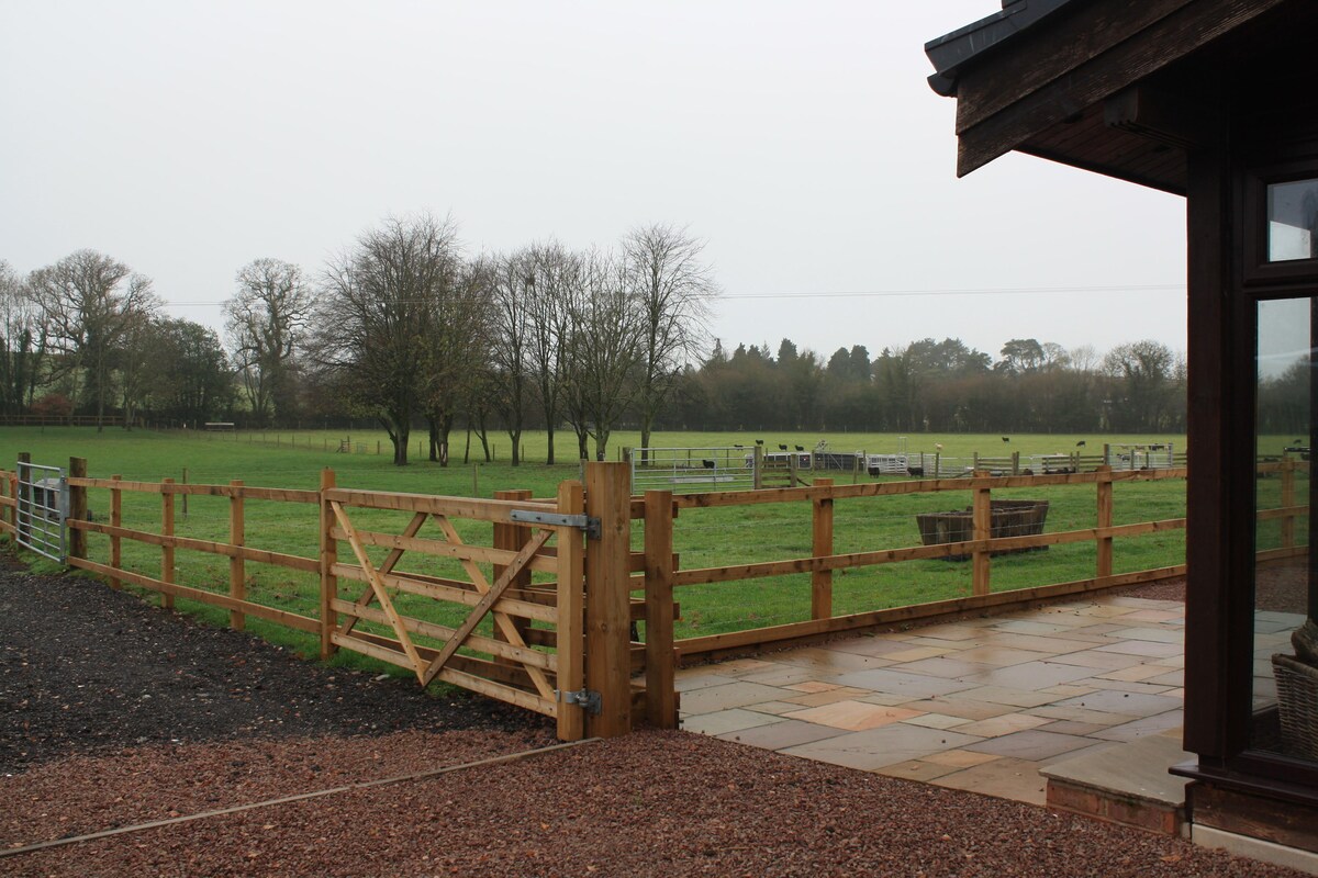 Wharf Meadow Log Cabin