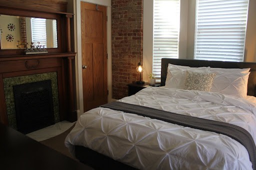 Chic 2BR Urban Retreat | Downtown Kalamazoo