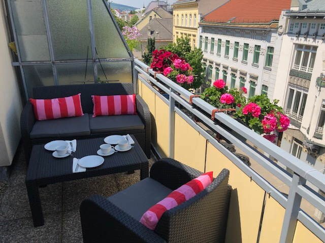 参观维也纳-屋顶露台明亮- Gloriette -景观