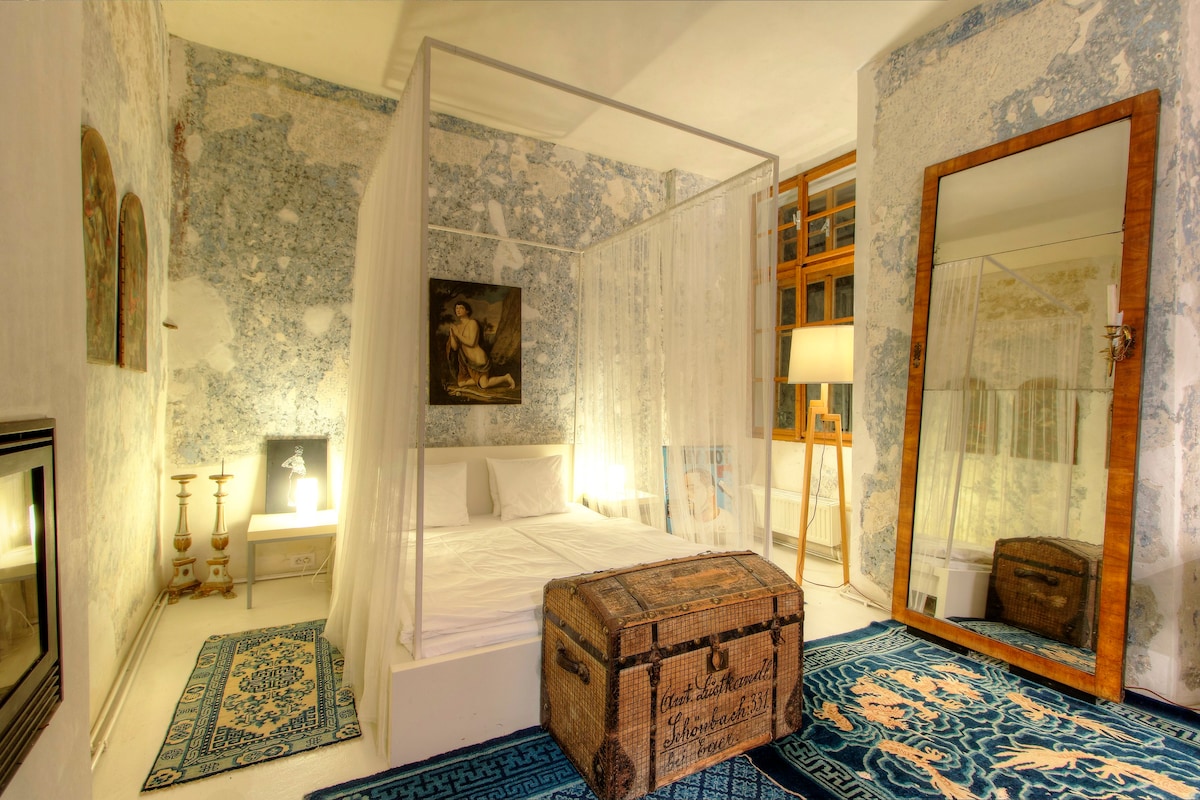 The Blue Room at Chateau Třebešice
