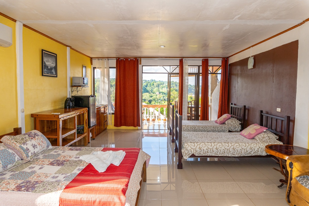 Private room, ocean&Forest view, 4pax Manolo Cabin