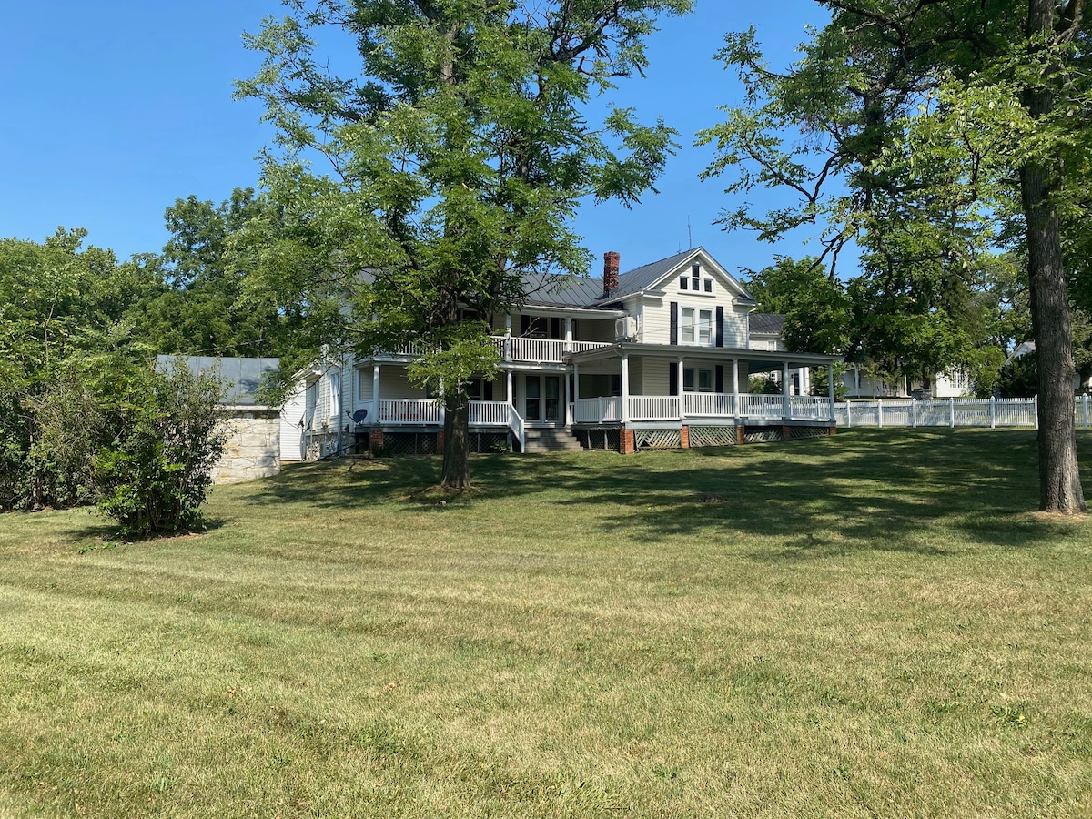 Springdale Mill Farmhouse with Spa House