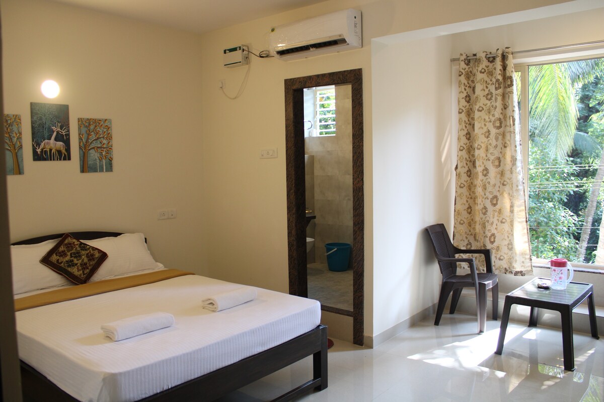 Room In Mahalakshmi Residency Guest House
