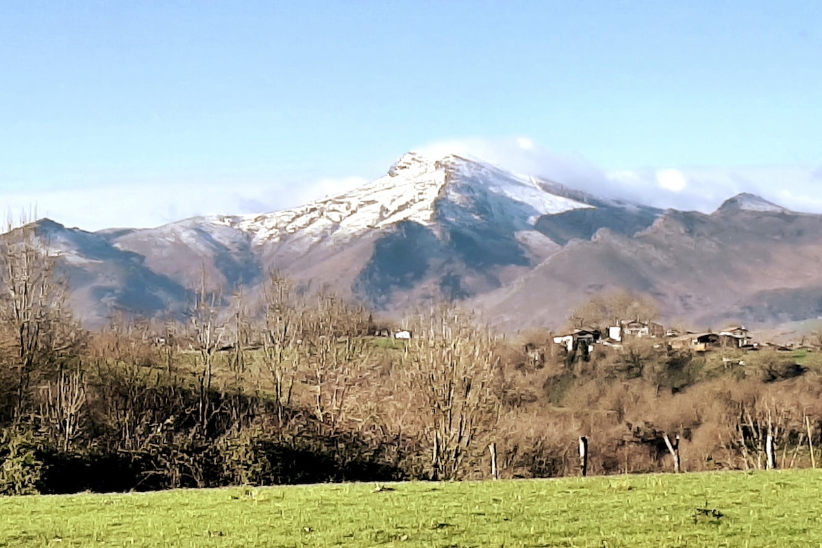 Gîte 3* au cœur du pays basque face à la Rhune