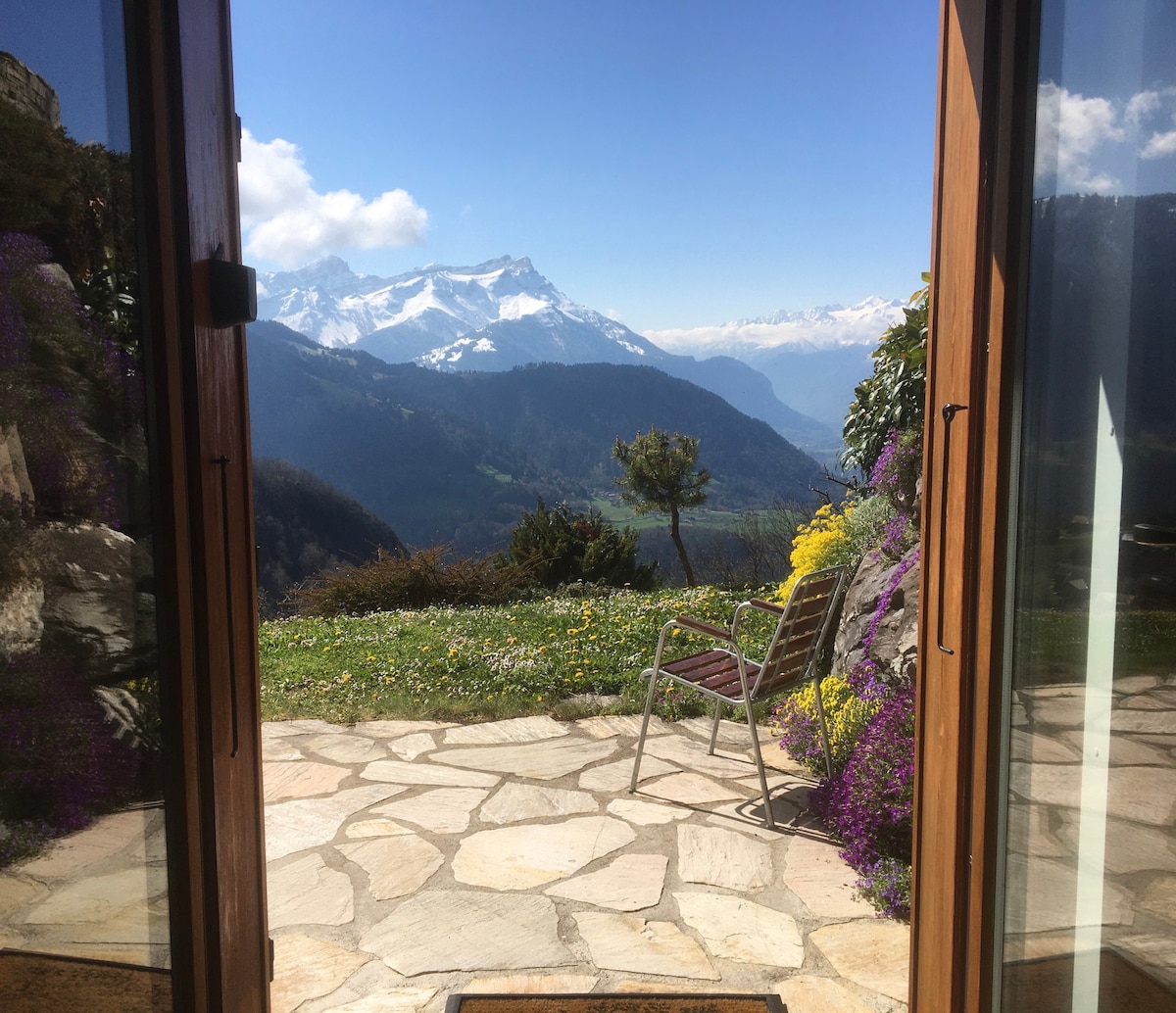 单间公寓露台独一无二的沃多瓦阿尔卑斯山景