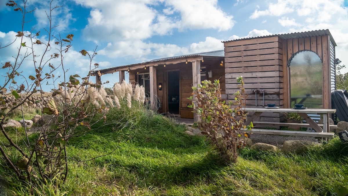 The Wren's Log Cabin Willowtree Glamping Mournes