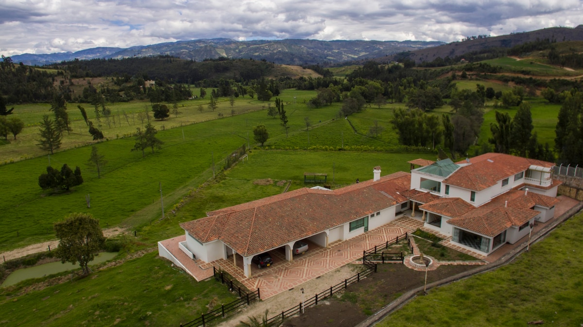 Lujosa Casa Quinta en la Naturaleza Andina