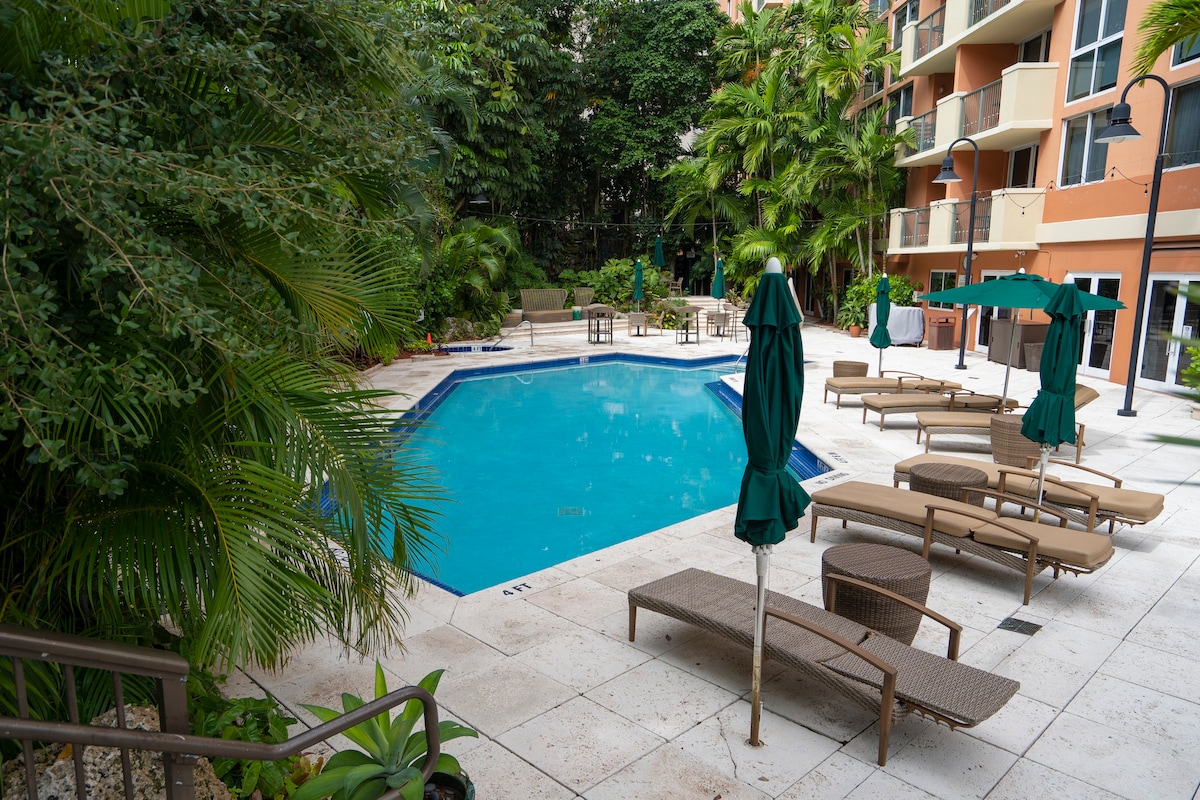 迈阿密椰林中心海湾景观公寓