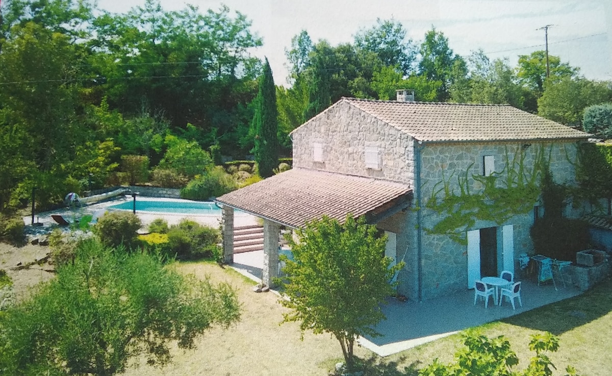 Villa with swimming pool in southern Ardèche