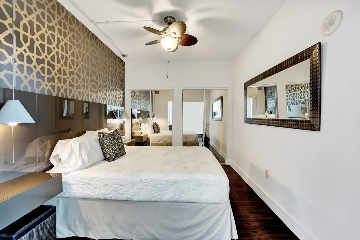 THE STARFISH SUITE!  Modern and Luxe!