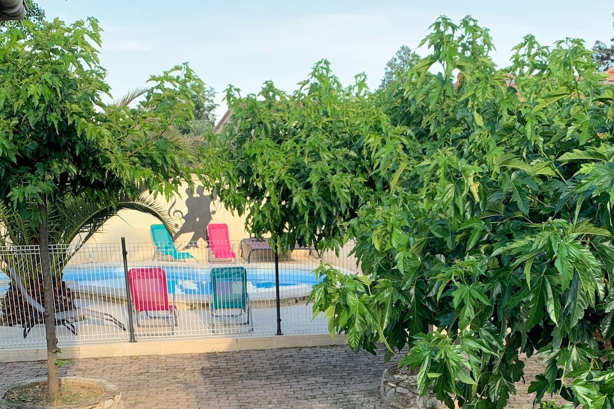 Gîte le Citronnier. Piscine/clim Vallon Pont d'Arc