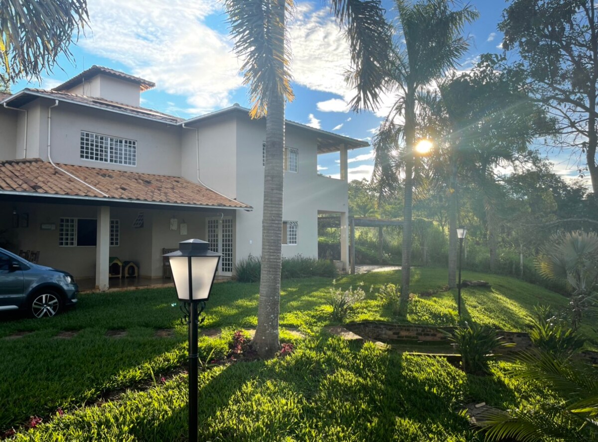 Casa de Campo com piscina e vista pra montanha