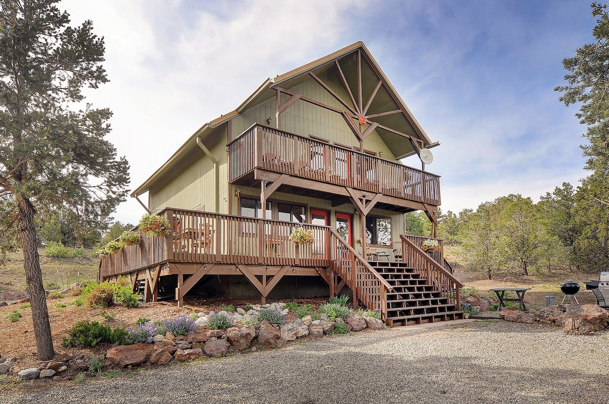 The Sunset House Mountain Cabin