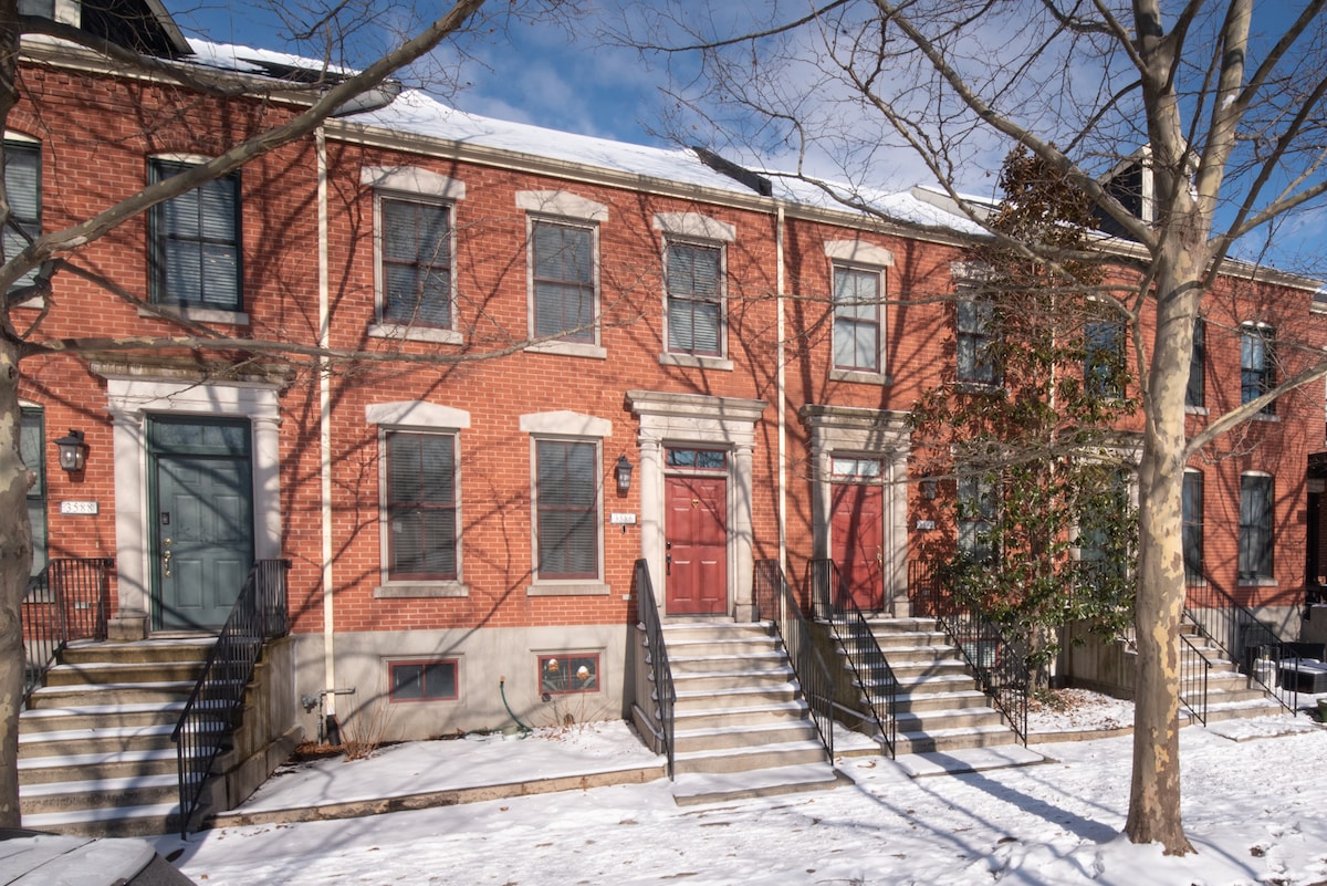 Charming 2-Bed Brownstone in The Heart of New Town