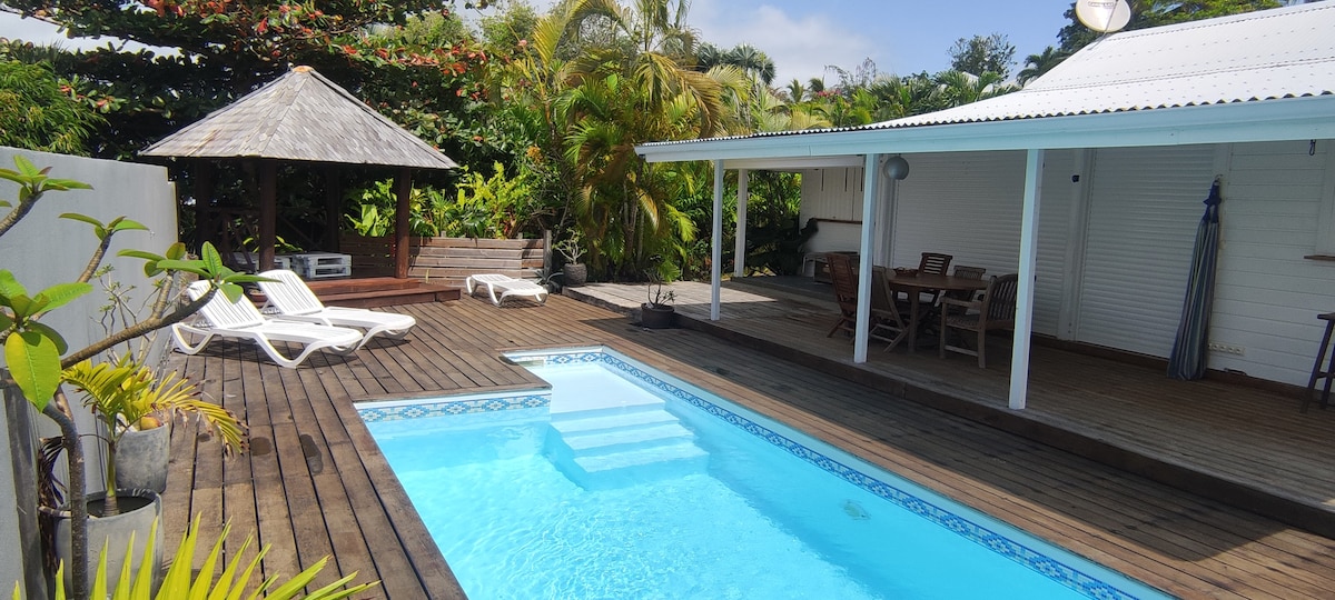 巴厘岛禅宗私人泳池别墅别墅，有3间卧室金色山谷。