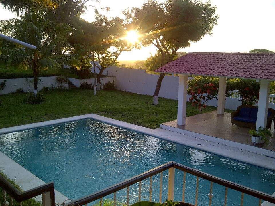 Country House with Pool nearby Managua